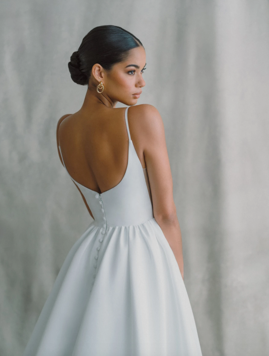 *EXCLUSIVITÉ* Marty - robe de mariée moderne et classique à encolure arrondie et jupe ballerine *EXCLUSIVITÉ* Marty - robe de mariée moderne et classique à encolure arrondie et jupe ballerine