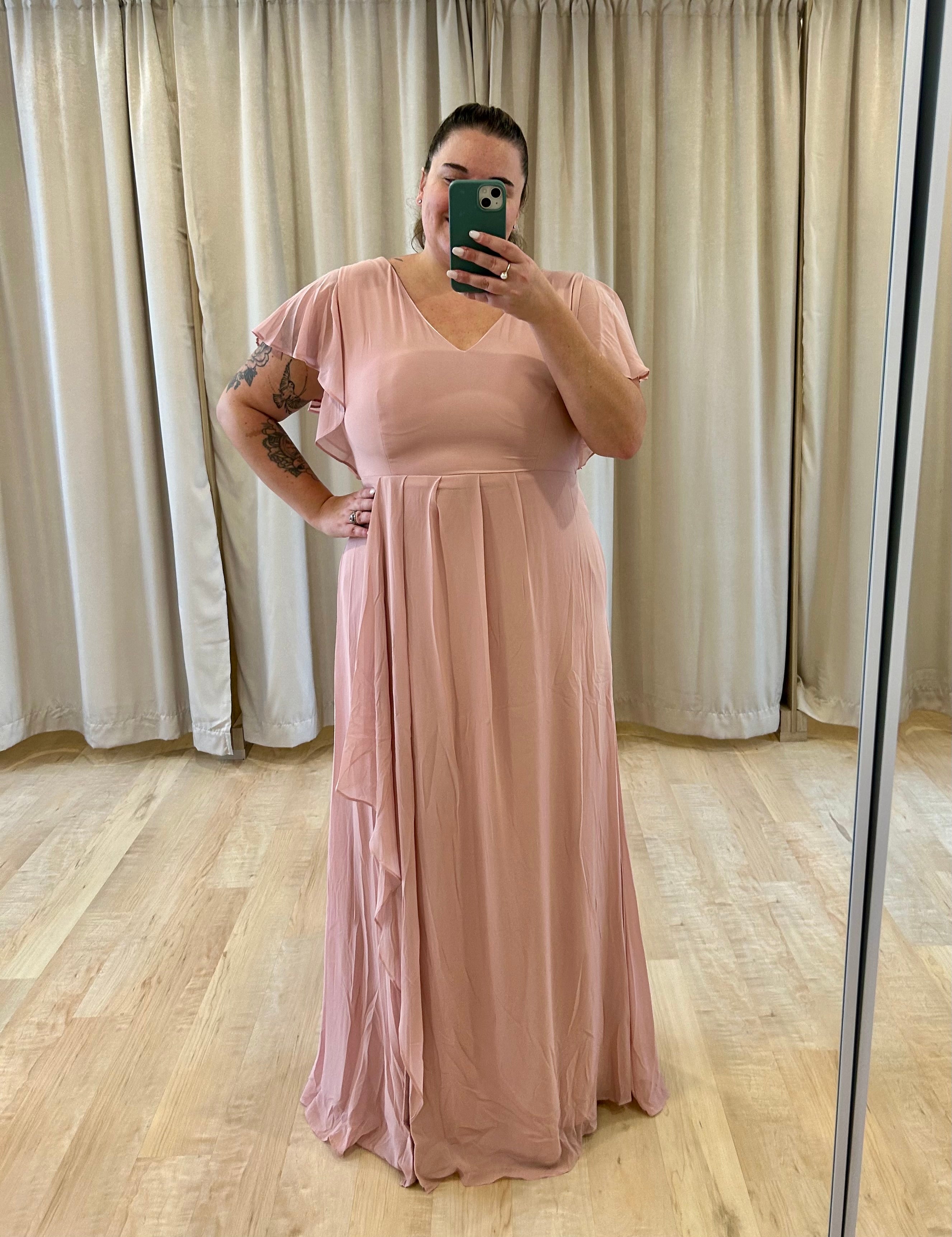 Tessy - robe longue à décolleté en V et jambe fendue Tessy - robe longue à décolleté en V et jambe fendue