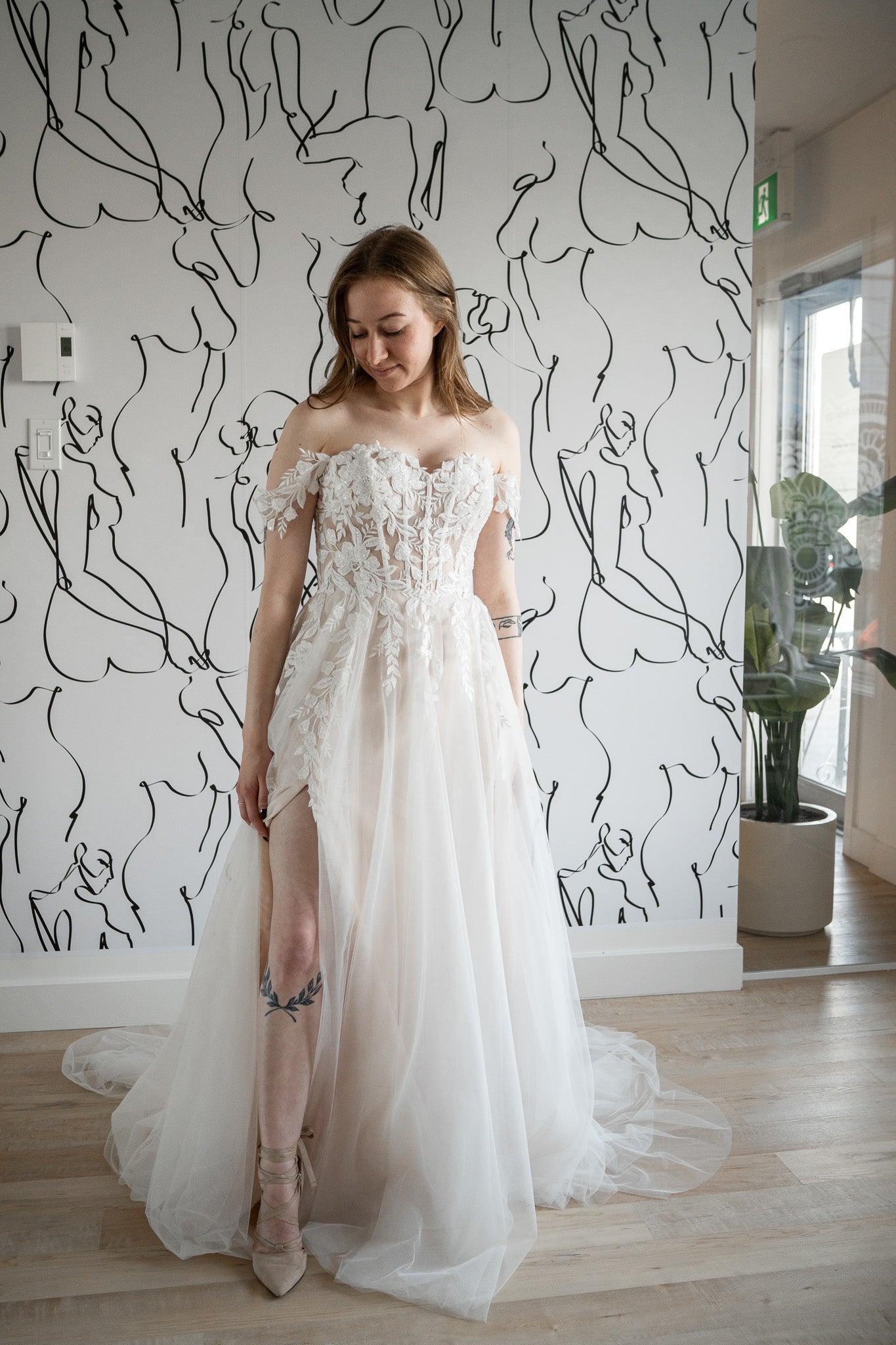 *EXCLUSIVITÉ* Gamba - robe boho romantique coupe A en tulle et dentelle, avec corset apparent et bretelles tombantes *EXCLUSIVITÉ* Gamba - robe boho romantique coupe A en tulle et dentelle, avec corset apparent et bretelles tombantes