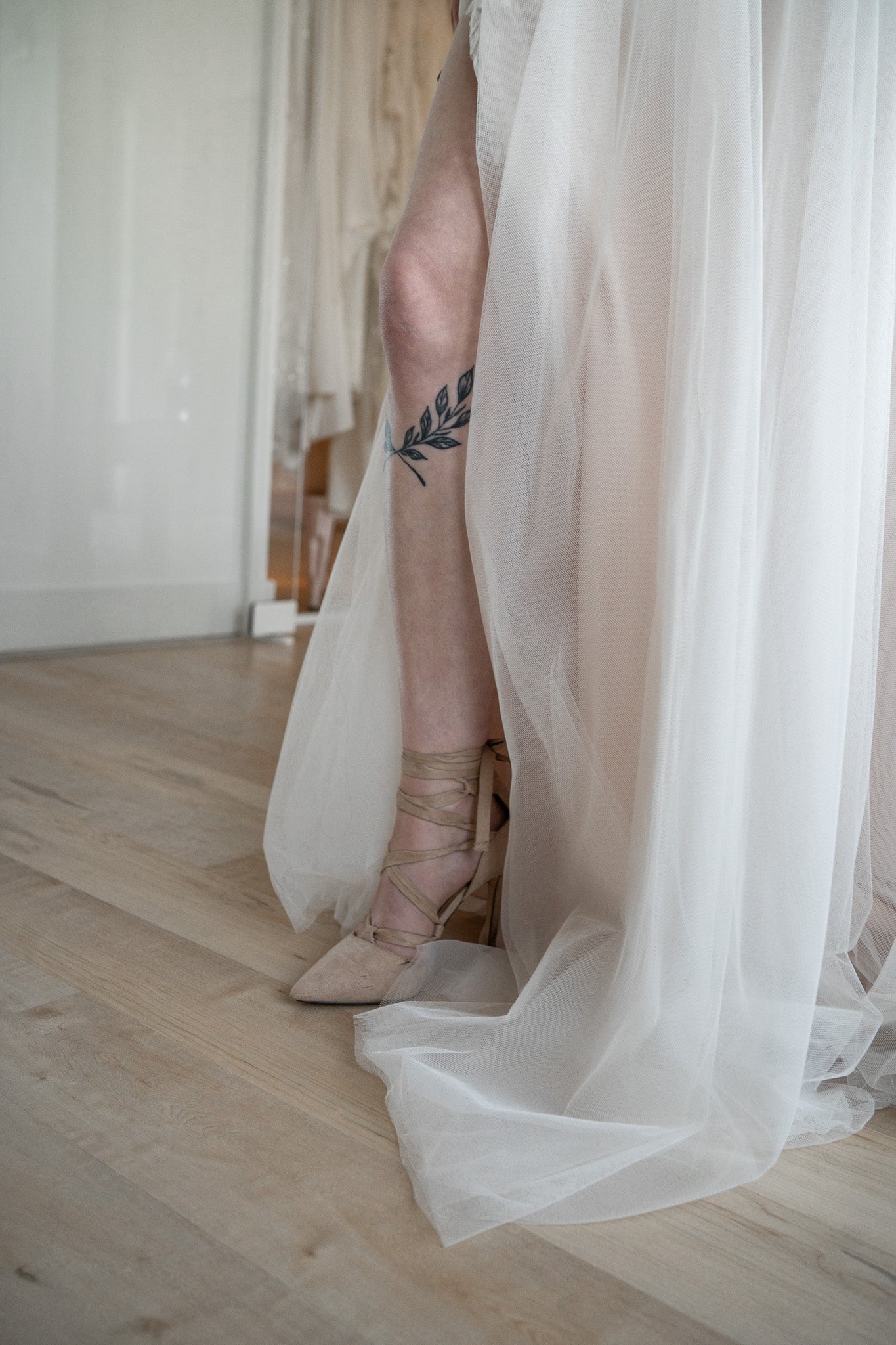 *EXCLUSIVITÉ* Gamba - robe boho romantique coupe A en tulle et dentelle, avec corset apparent et bretelles tombantes *EXCLUSIVITÉ* Gamba - robe boho romantique coupe A en tulle et dentelle, avec corset apparent et bretelles tombantes