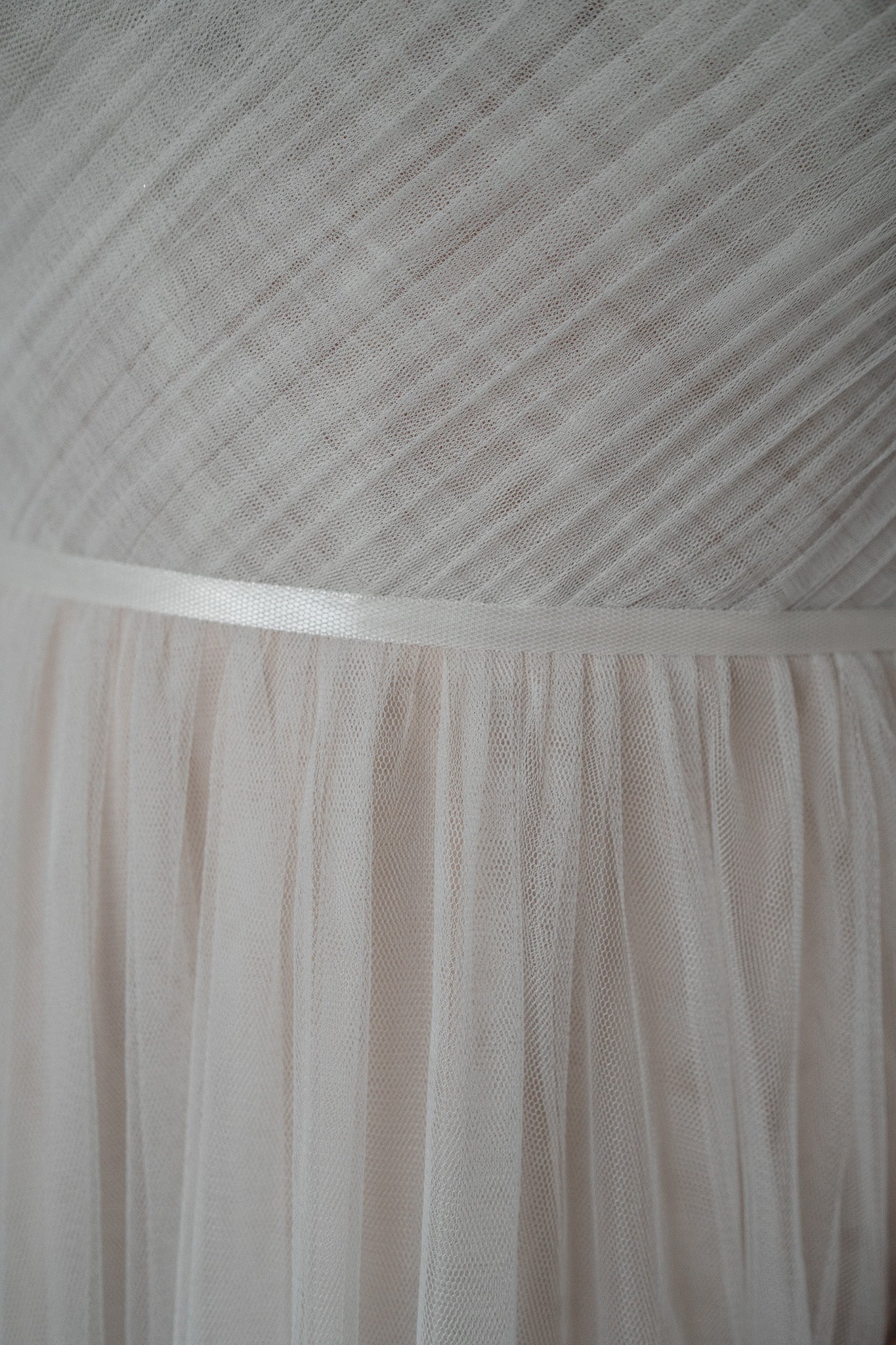 * EXCLUSIVE * Bernardina *plus size* - romantic tulle wedding dress with pleated bustier, removable puff sleeves and leg slit * EXCLUSIVE * Bernardina *plus size* - romantic tulle wedding dress with pleated bustier, removable puff sleeves and leg slit