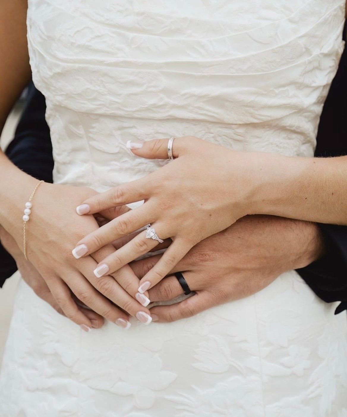 Gabana - high-end fitted brocade wedding dress with off-shoulder buckles Gabana - high-end fitted brocade wedding dress with off-shoulder buckles