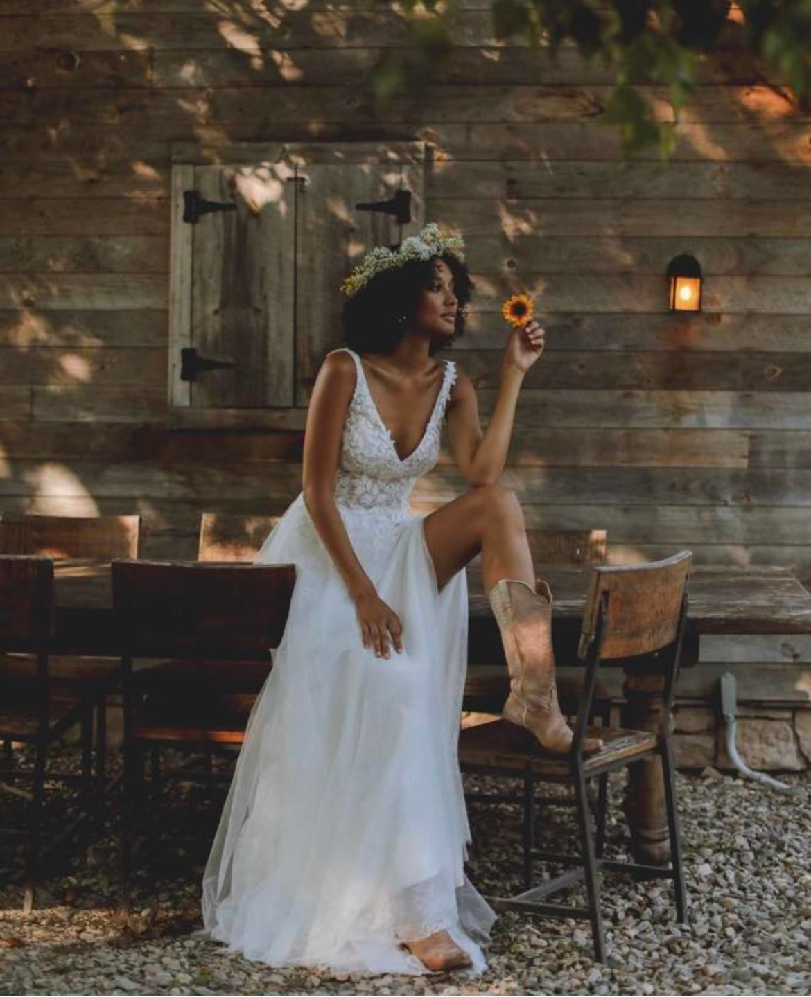 Evelyn - robe de mariée romantique de coupe A en tulle et dentelle avec bretelles larges et dos ouvert Evelyn - robe de mariée romantique de coupe A en tulle et dentelle avec bretelles larges et dos ouvert