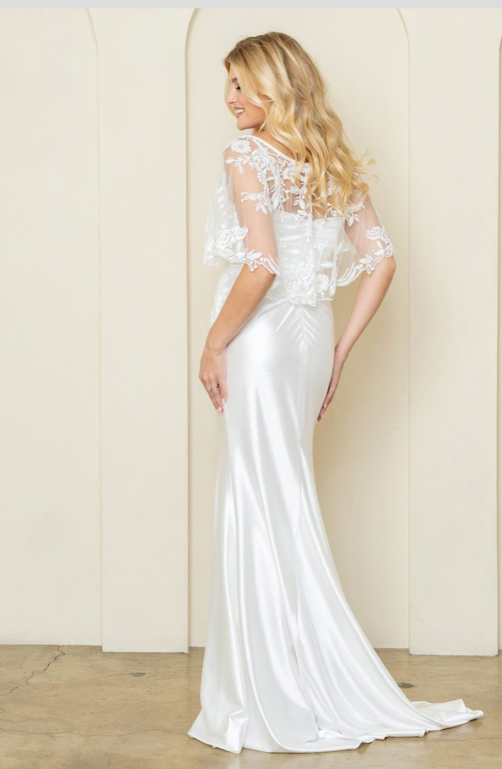 Belma - robe de mariée ajustée en jersey et dentelle avec boléro assorti Belma - robe de mariée ajustée en jersey et dentelle avec boléro assorti