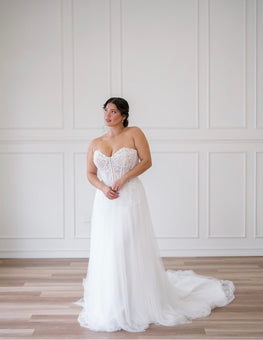 Laidey - robe de mariée moderne transformable avec haut corset sans bretelle en dentelle et perles avec jupe et manches amovibles