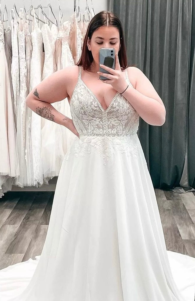 Roscoe - robe boho romantique en dentelle et jupe de chiffon Roscoe - robe boho romantique en dentelle et jupe de chiffon