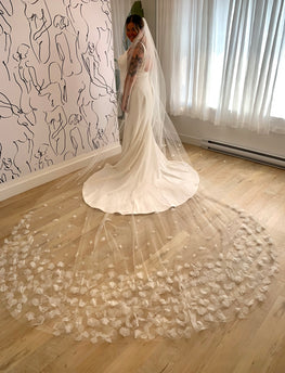 Flore - Voile cathédrale haut de gamme avec fleurs 3D délicates