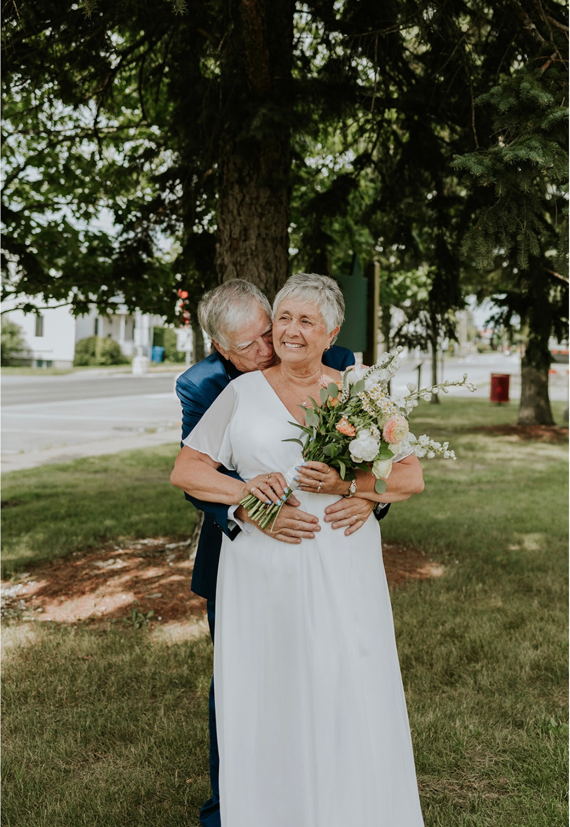 Martina - robe longue à décolleté en V, manches courtes et jambe fendue Martina - robe longue à décolleté en V, manches courtes et jambe fendue