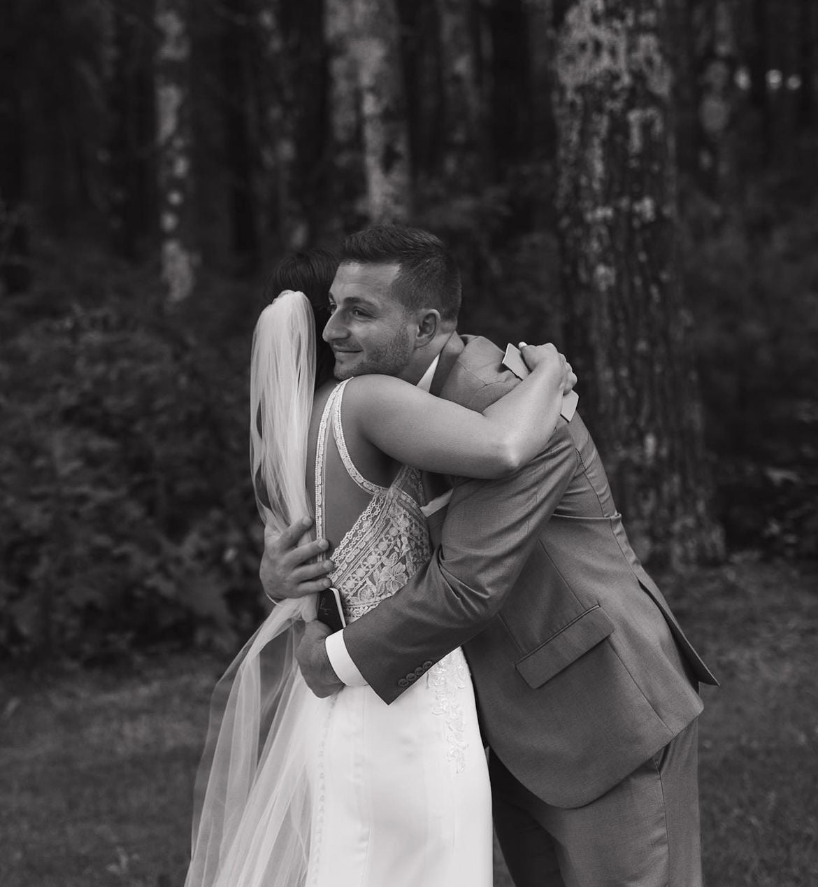 Antonio *échantillon taille 16* - robe de mariée moderne avec haut en dentelle boho et jupe en crêpe avec insertions de dentelle Antonio *échantillon taille 16* - robe de mariée moderne avec haut en dentelle boho et jupe en crêpe avec insertions de dentelle