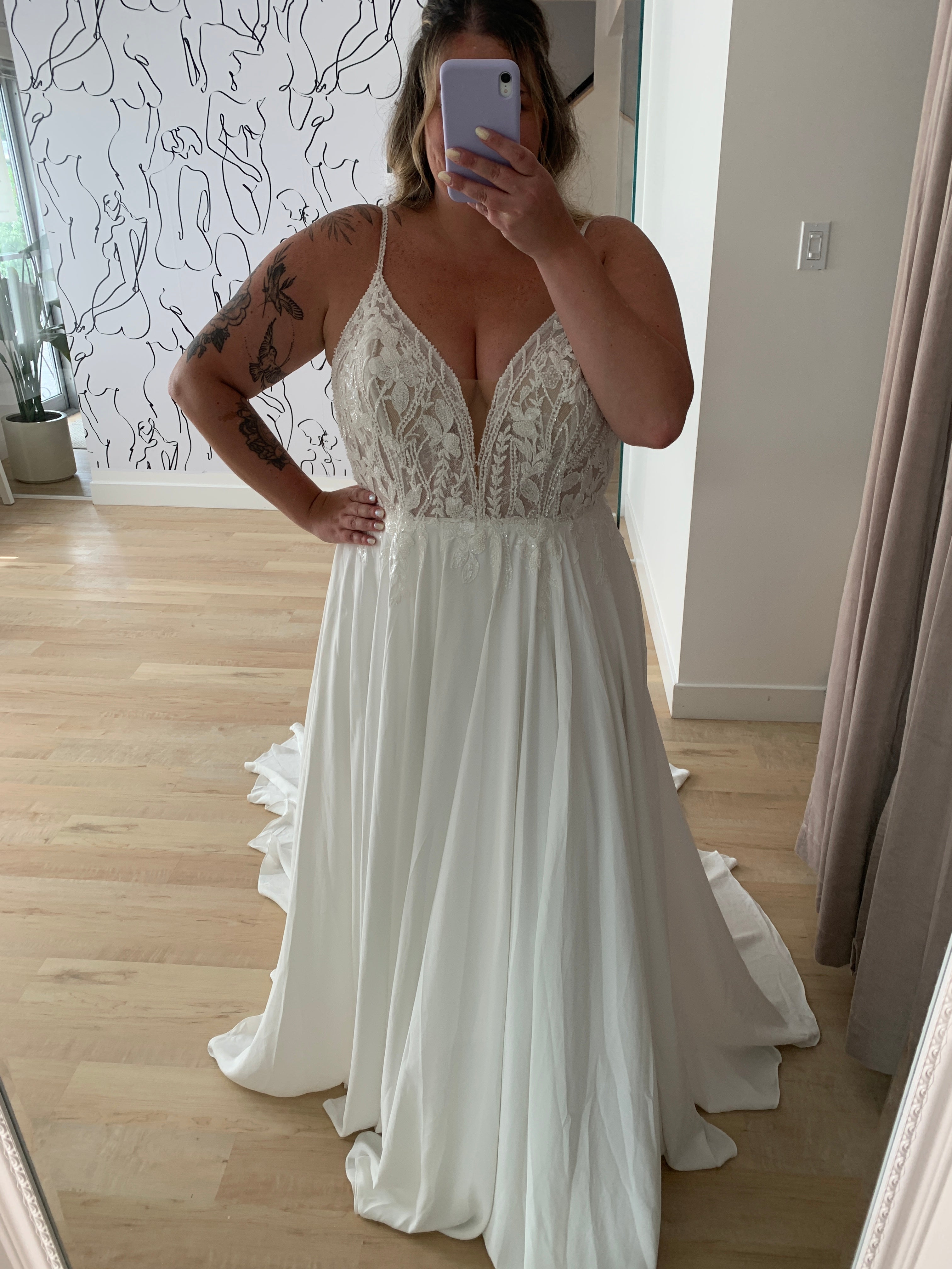 Breeze - robe de mariée avec jupe de chiffon et haut brodé Breeze - robe de mariée avec jupe de chiffon et haut brodé