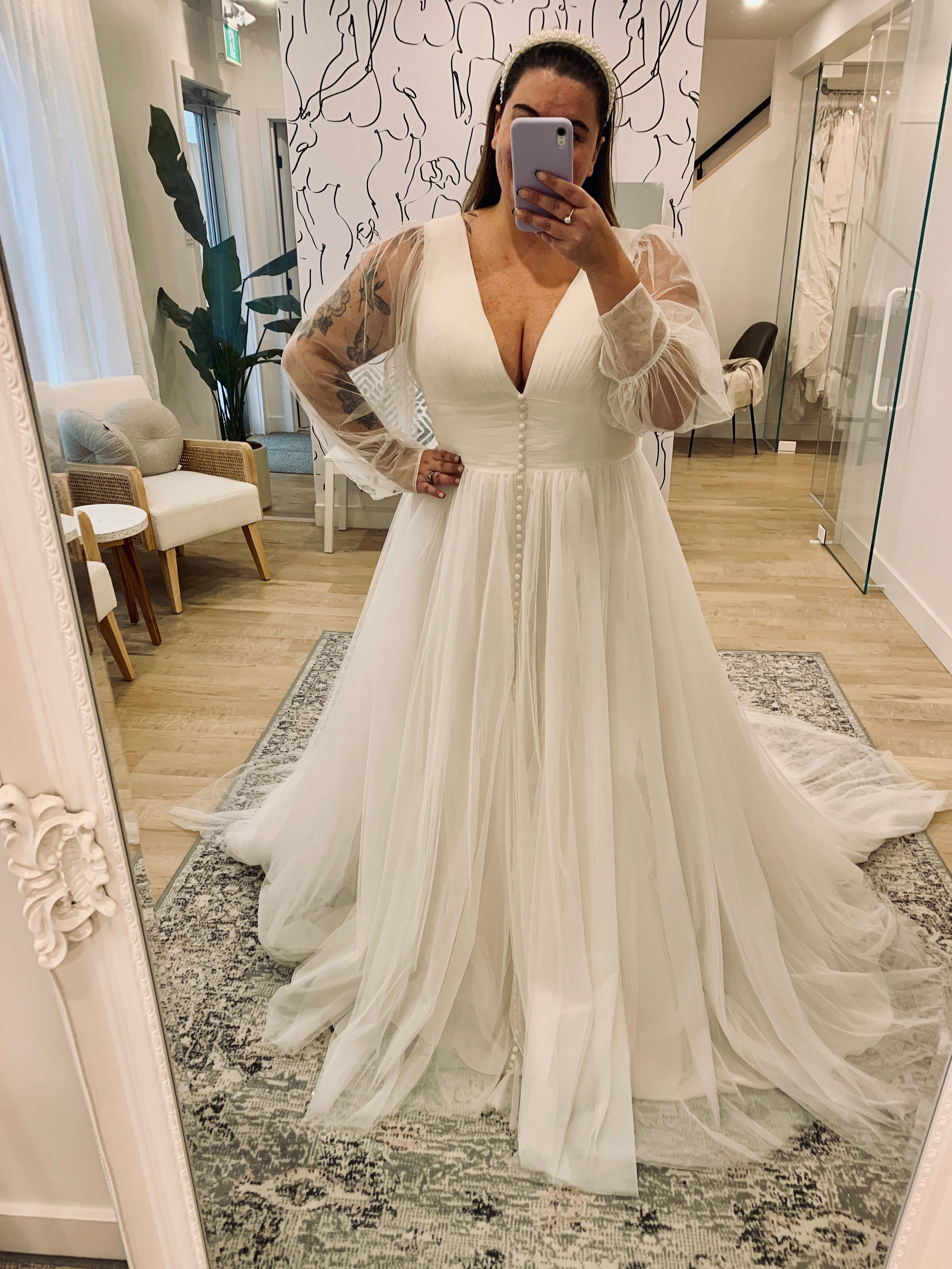 Samy *collection Allure x Netlfix Bridgerton* - robe de mariée en tulle à manches longues et taille cintrée Samy *collection Allure x Netlfix Bridgerton* - robe de mariée en tulle à manches longues et taille cintrée