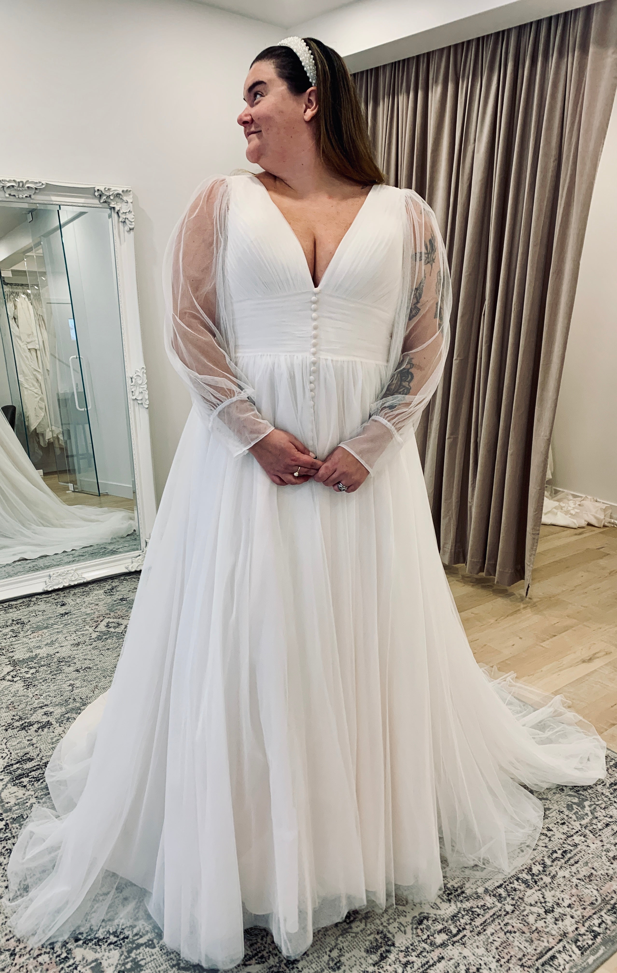 Samy *collection Allure x Netlfix Bridgerton* - robe de mariée en tulle à manches longues et taille cintrée Samy *collection Allure x Netlfix Bridgerton* - robe de mariée en tulle à manches longues et taille cintrée