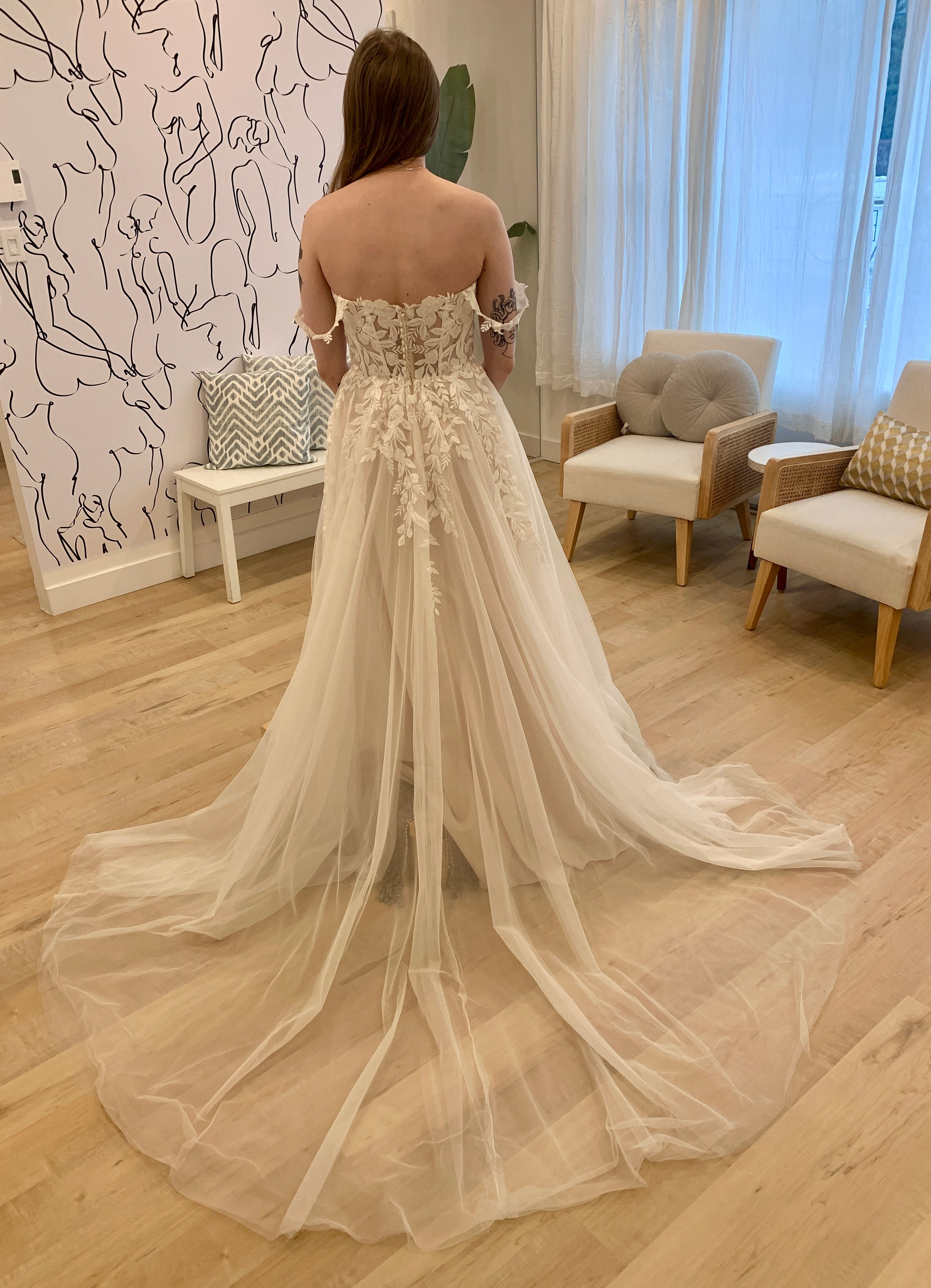 *EXCLUSIVITÉ* Gamba - robe boho romantique coupe A en tulle et dentelle, avec corset apparent et bretelles tombantes *EXCLUSIVITÉ* Gamba - robe boho romantique coupe A en tulle et dentelle, avec corset apparent et bretelles tombantes