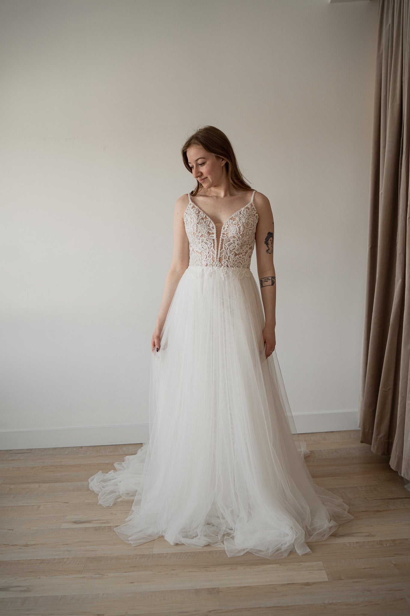 *EXCLUSIVITÉ* Demi aussi disponible *taille plus* - robe boho romantique en dentelle avec haut brodée et dos dégagé *EXCLUSIVITÉ* Demi aussi disponible *taille plus* - robe boho romantique en dentelle avec haut brodée et dos dégagé