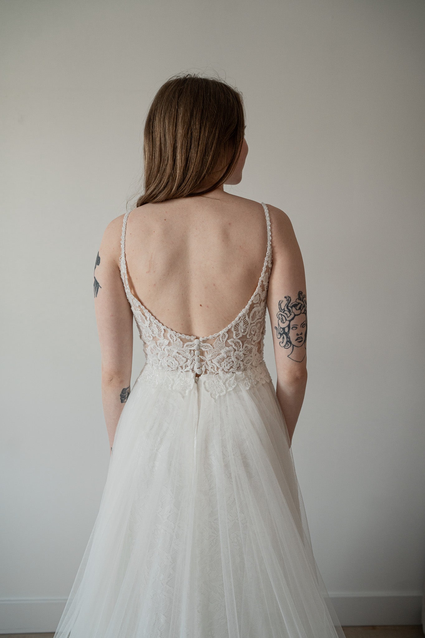 *EXCLUSIVITÉ* Demi aussi disponible *taille plus* - robe boho romantique en dentelle avec haut brodée et dos dégagé *EXCLUSIVITÉ* Demi aussi disponible *taille plus* - robe boho romantique en dentelle avec haut brodée et dos dégagé