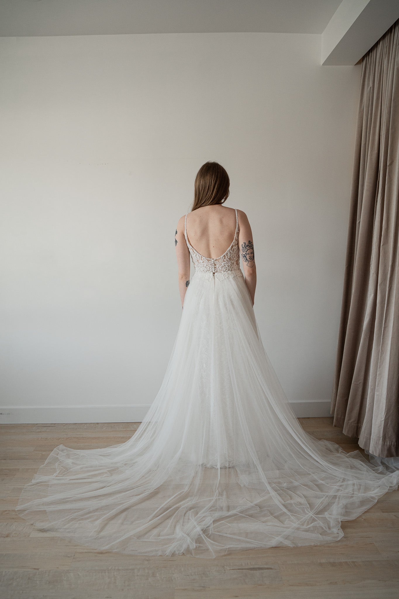 *EXCLUSIVITÉ* Demi aussi disponible *taille plus* - robe boho romantique en dentelle avec haut brodée et dos dégagé *EXCLUSIVITÉ* Demi aussi disponible *taille plus* - robe boho romantique en dentelle avec haut brodée et dos dégagé