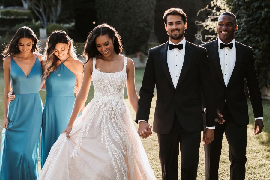 * EXCLUSIVITÉ * Dita - robe longue à encolure au cou et jupe de chiffon avec bretelles fines et boucle au dos * EXCLUSIVITÉ * Dita - robe longue à encolure au cou et jupe de chiffon avec bretelles fines et boucle au dos