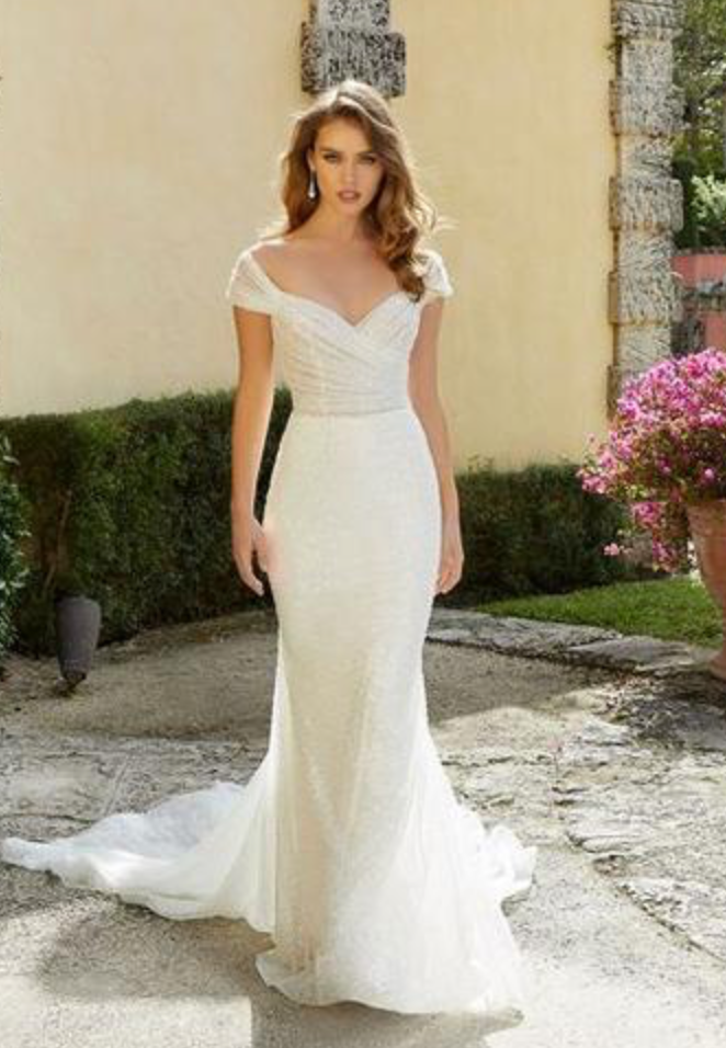 Cardea * échantillon taille 12* - robe de mariée ajustée glam en brillants à épaules dénudées Cardea * échantillon taille 12* - robe de mariée ajustée glam en brillants à épaules dénudées