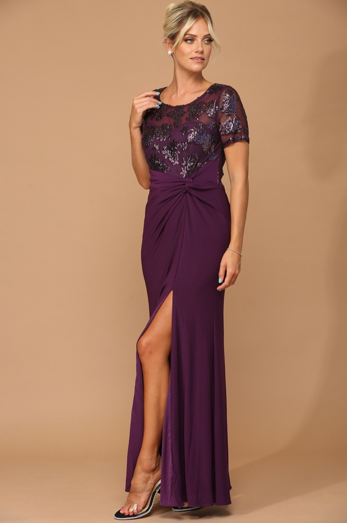 Larisa - robe de coupe droite en crêpe extensible avec jambe fendue et haut en dentelle brillante Larisa - robe de coupe droite en crêpe extensible avec jambe fendue et haut en dentelle brillante