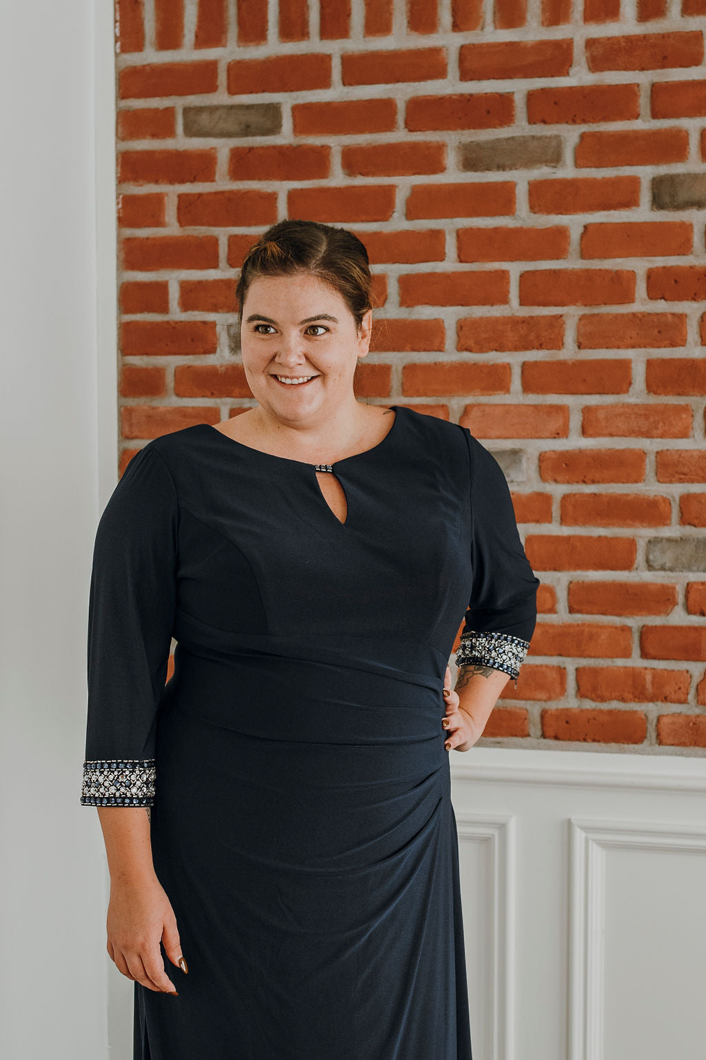 McRae *échantillons taille 10* - robe de coupe droite en jersey extensible avec manches 3/4 et perles McRae *échantillons taille 10* - robe de coupe droite en jersey extensible avec manches 3/4 et perles