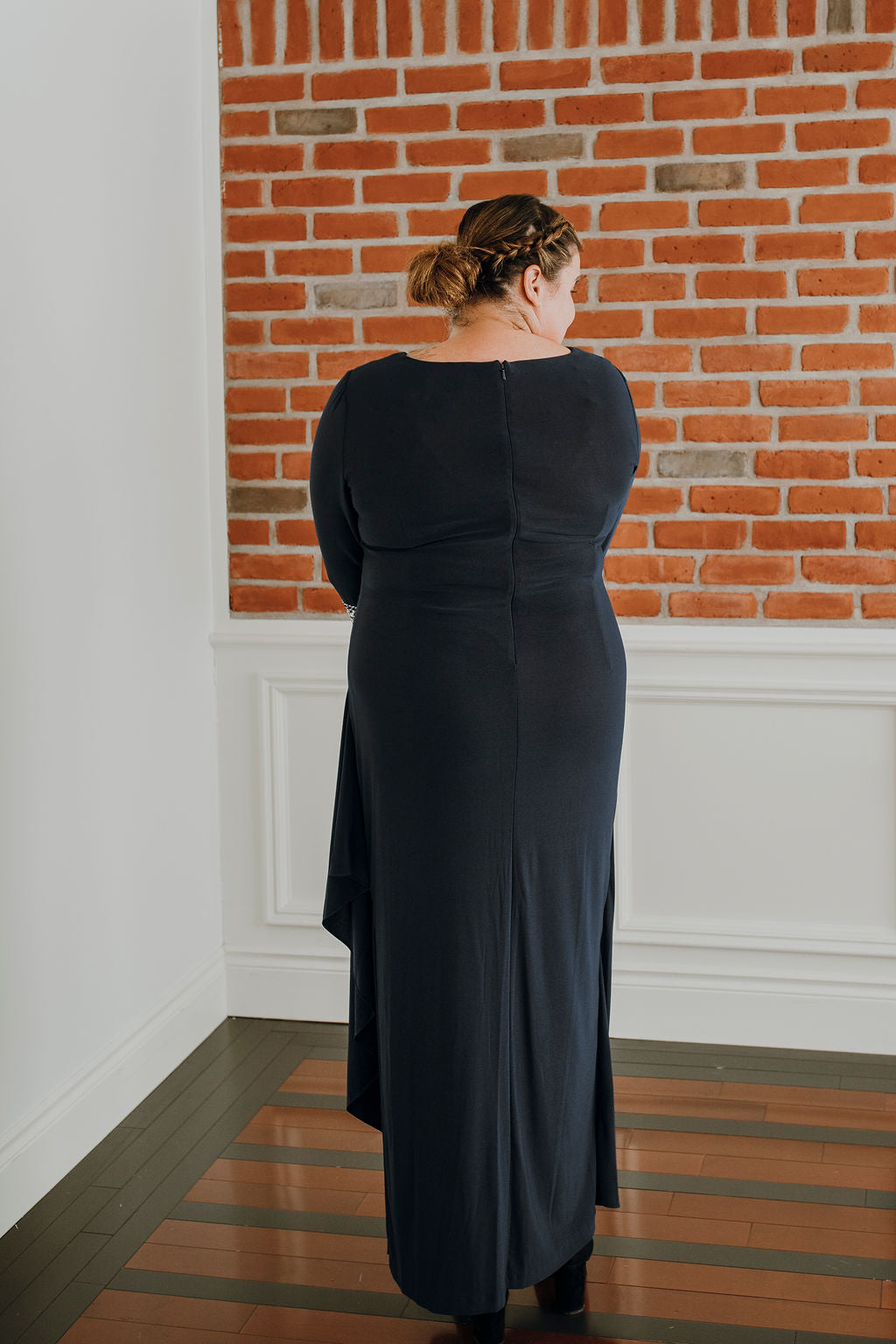 McRae *échantillons taille 10* - robe de coupe droite en jersey extensible avec manches 3/4 et perles McRae *échantillons taille 10* - robe de coupe droite en jersey extensible avec manches 3/4 et perles