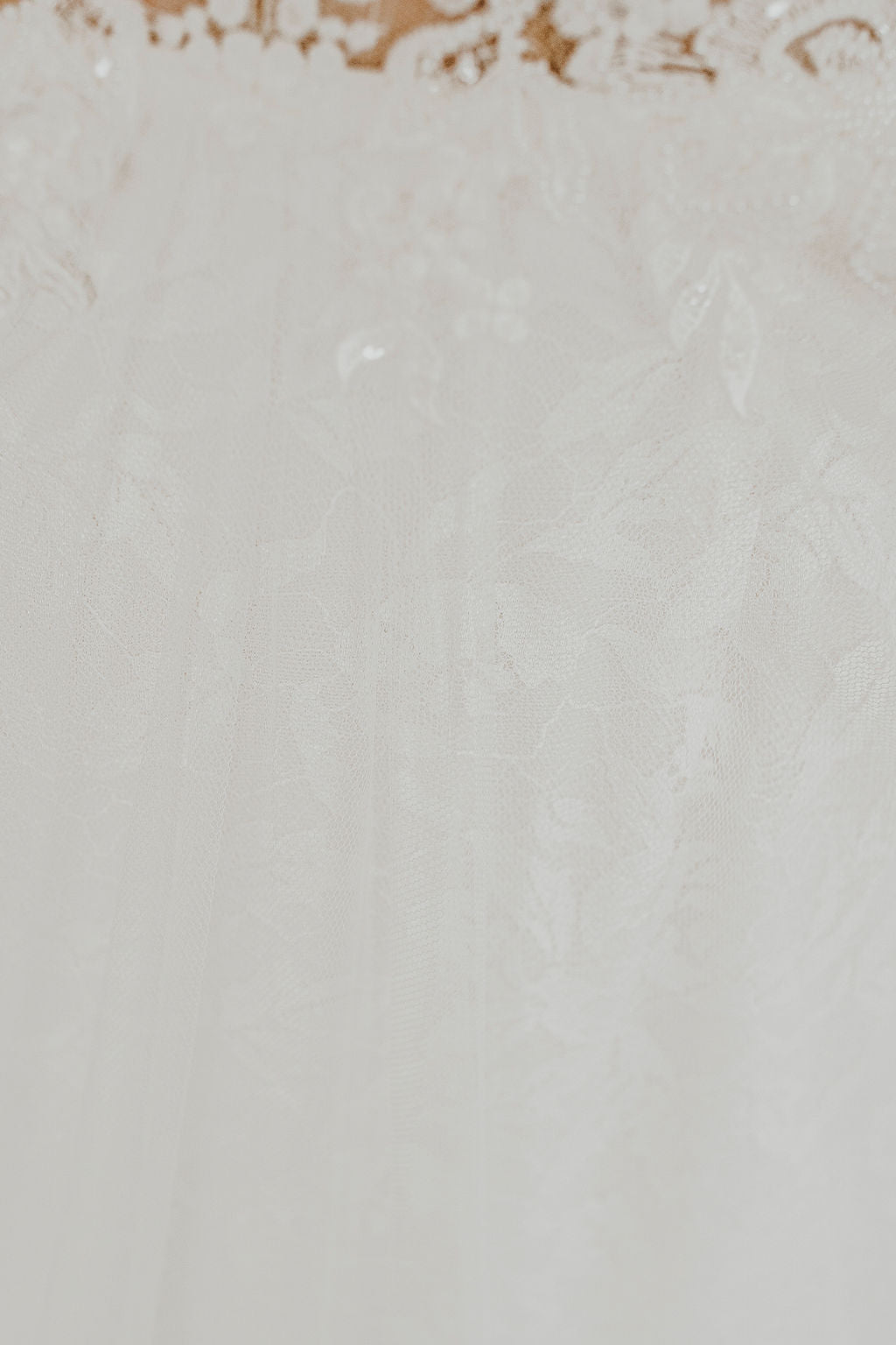 * EXCLUSIVITÉ* Demi *Échantillon taille 20* - robe boho romantique en dentelle avec haut brodée et dos dégagé * EXCLUSIVITÉ* Demi *Échantillon taille 20* - robe boho romantique en dentelle avec haut brodée et dos dégagé