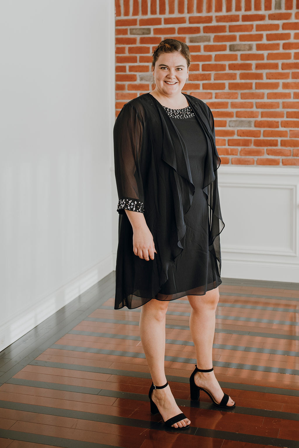 Birma *samples size 14 and size 16* - 2-piece set including a short, airy dress with beaded jewel at the collar and airy jacket with ¾ sleeves Birma *samples size 14 and size 16* - 2-piece set including a short, airy dress with beaded jewel at the collar and airy jacket with ¾ sleeves