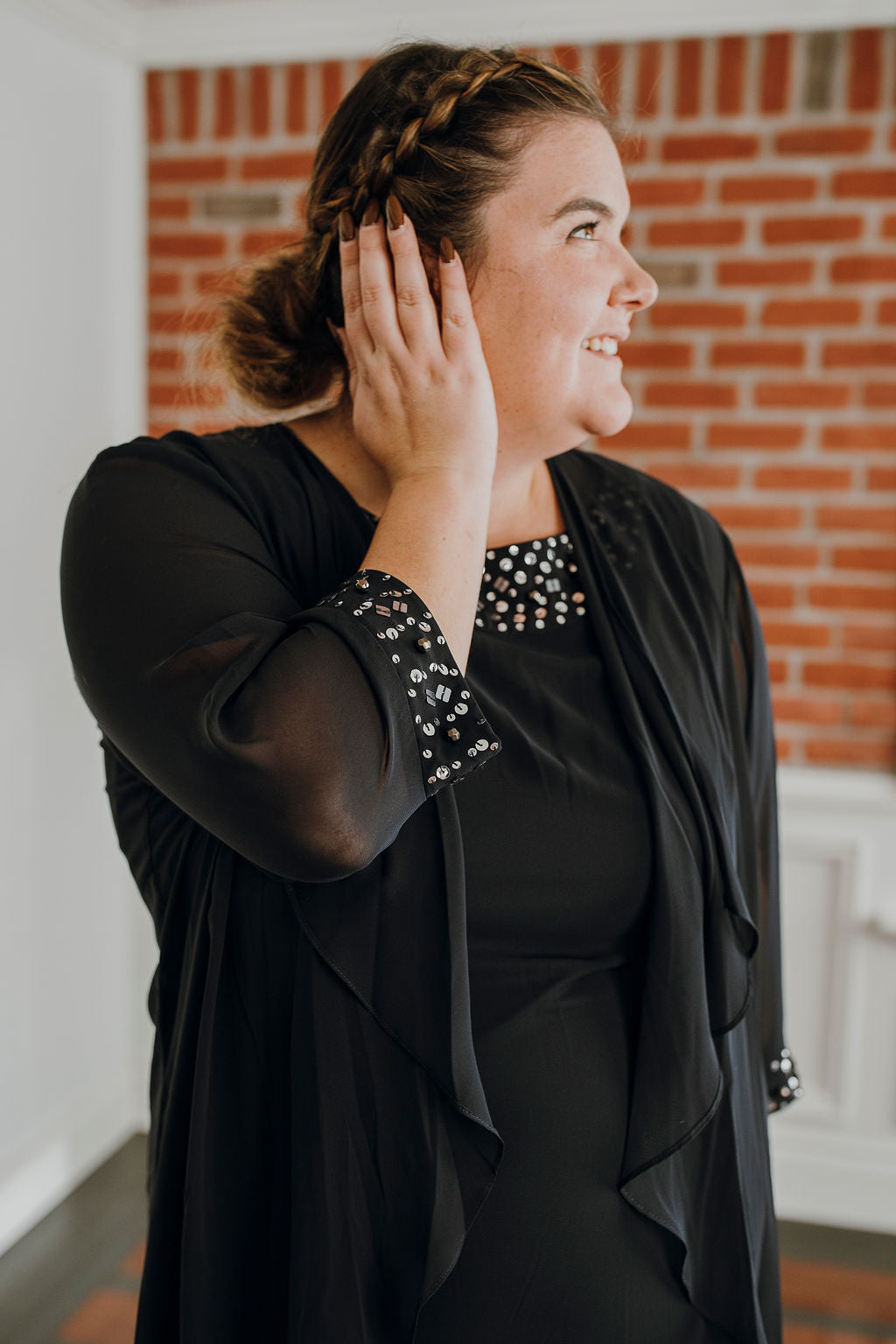 Birma *samples size 14 and size 16* - 2-piece set including a short, airy dress with beaded jewel at the collar and airy jacket with ¾ sleeves Birma *samples size 14 and size 16* - 2-piece set including a short, airy dress with beaded jewel at the collar and airy jacket with ¾ sleeves