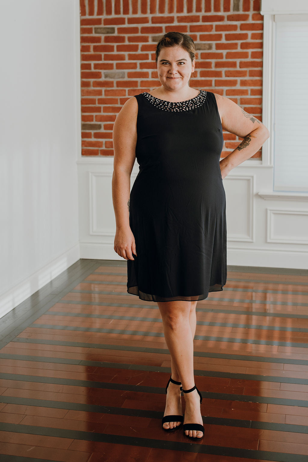 Birma *samples size 14 and size 16* - 2-piece set including a short, airy dress with beaded jewel at the collar and airy jacket with ¾ sleeves Birma *samples size 14 and size 16* - 2-piece set including a short, airy dress with beaded jewel at the collar and airy jacket with ¾ sleeves