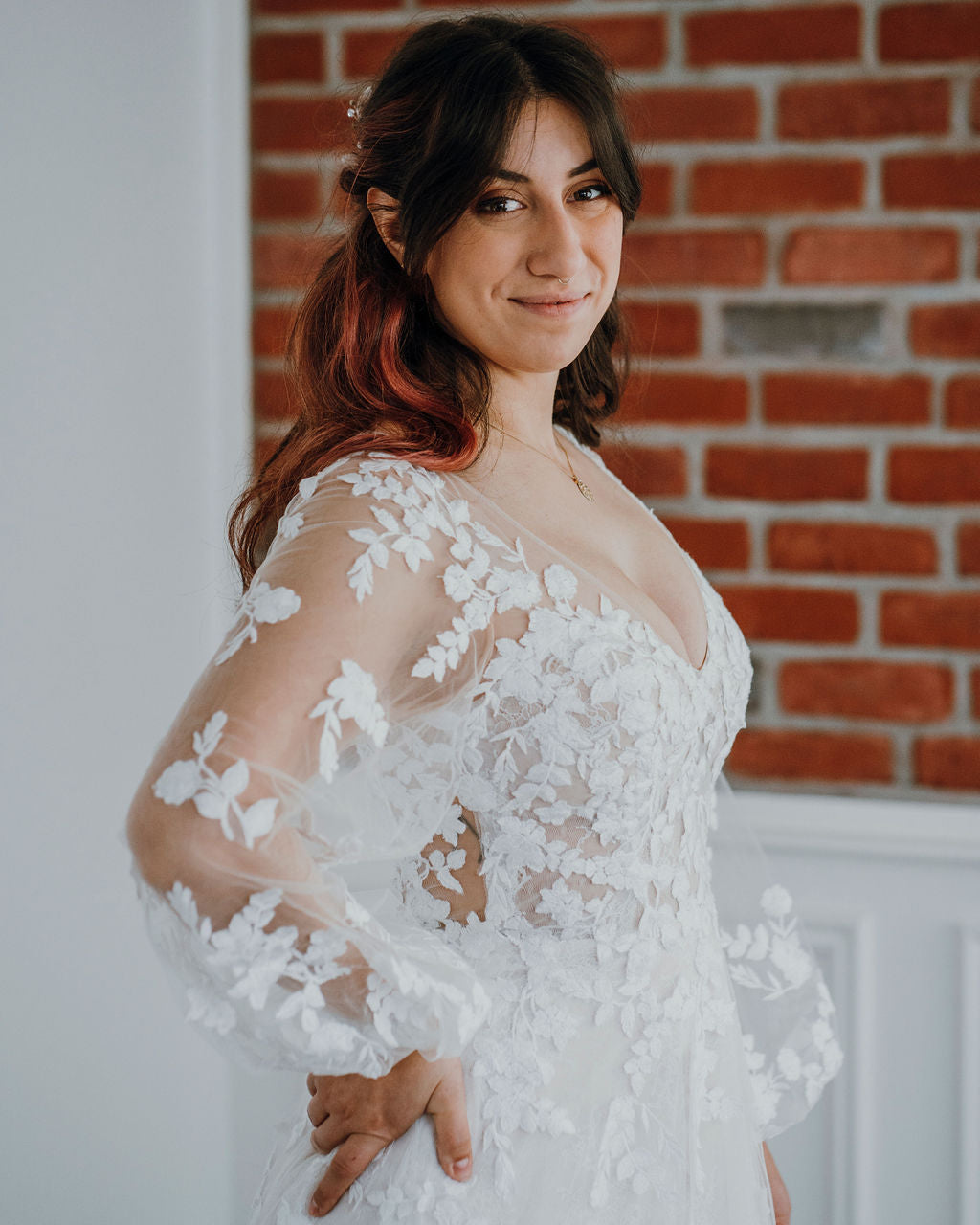 *EXCLUSIVITÉ* Donovan *échantillon taille 10* - robe de mariée boho ligne A avec manches bouffantes et dos illusion à boutons *EXCLUSIVITÉ* Donovan *échantillon taille 10* - robe de mariée boho ligne A avec manches bouffantes et dos illusion à boutons