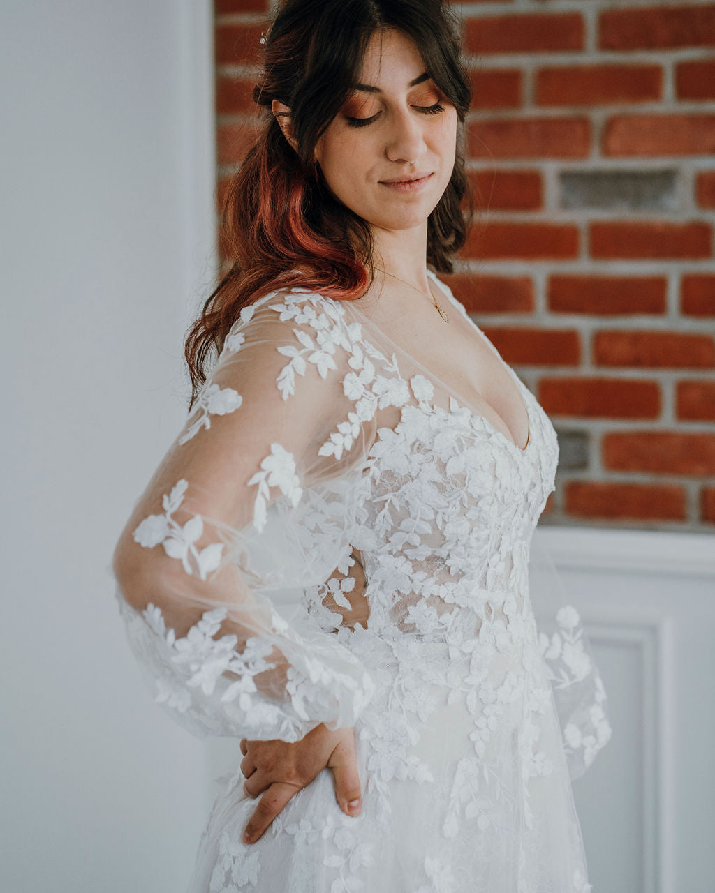 *EXCLUSIVITÉ* Donovan *échantillon taille 10* - robe de mariée boho ligne A avec manches bouffantes et dos illusion à boutons *EXCLUSIVITÉ* Donovan *échantillon taille 10* - robe de mariée boho ligne A avec manches bouffantes et dos illusion à boutons