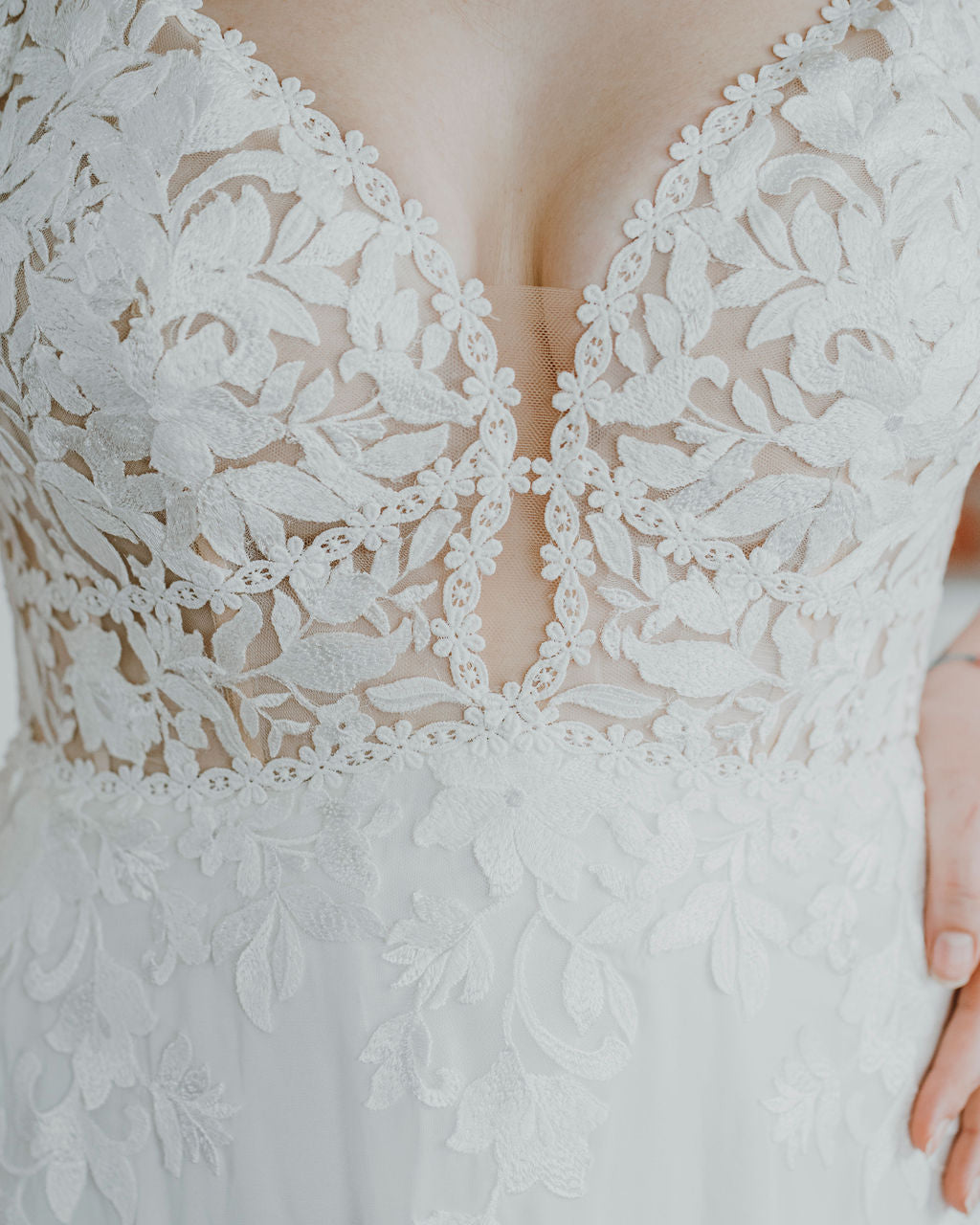 Kit - robe de mariée boho avec dentelle de coton et jupe en chiffon Kit - robe de mariée boho avec dentelle de coton et jupe en chiffon