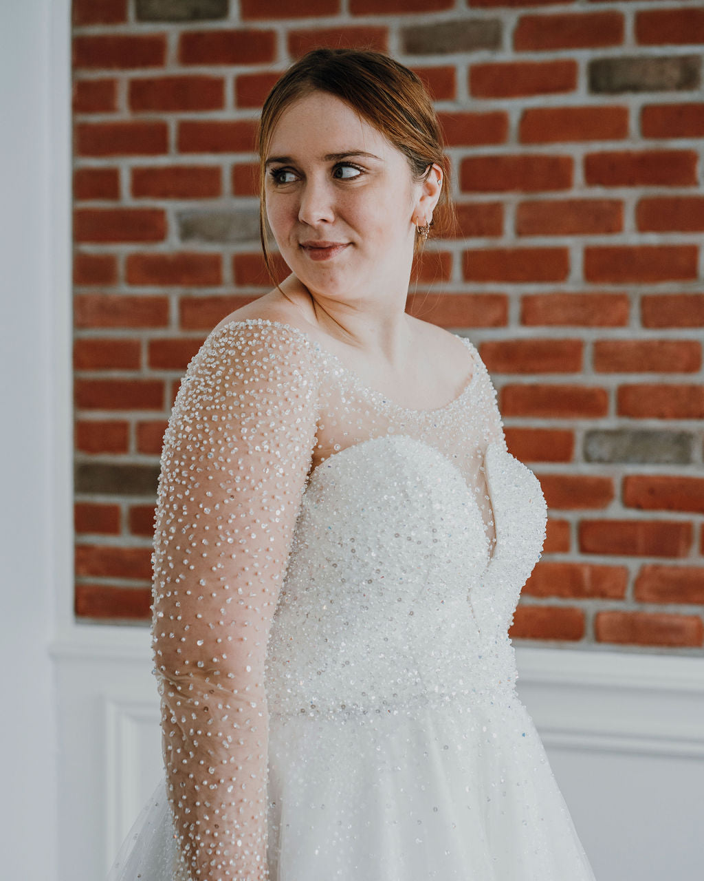 Felicity *échantillon taille 18* - robe de mariée haut de gamme de style ballgown avec haut illusion tout en perles Felicity *échantillon taille 18* - robe de mariée haut de gamme de style ballgown avec haut illusion tout en perles