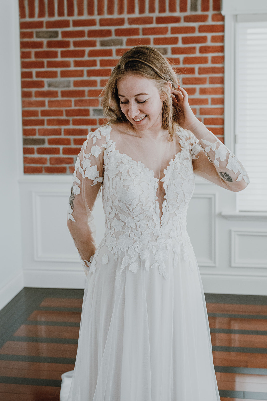 Joyce - robe de mariée boho avec manches longues, dos ouvert en rond et haut illusion Joyce - robe de mariée boho avec manches longues, dos ouvert en rond et haut illusion