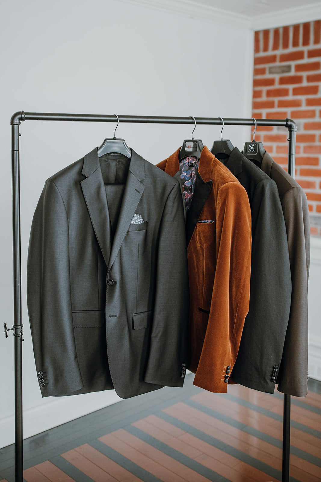 Ensemble / Habit / Complet veston et pantalon collection LUXE européen en mélange de laine Ensemble / Habit / Complet veston et pantalon collection LUXE européen en mélange de laine