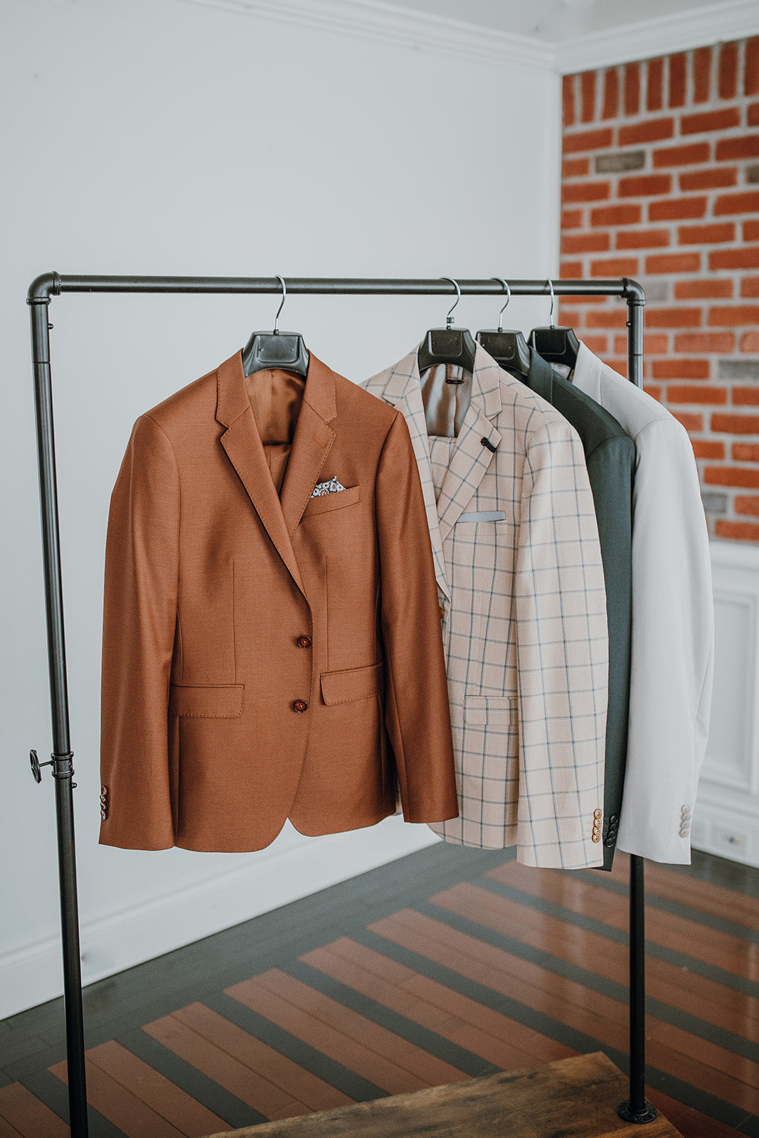 Ensemble / Habit / Complet de notre collection LUXE européen en mélange de laine Ensemble / Habit / Complet de notre collection LUXE européen en mélange de laine