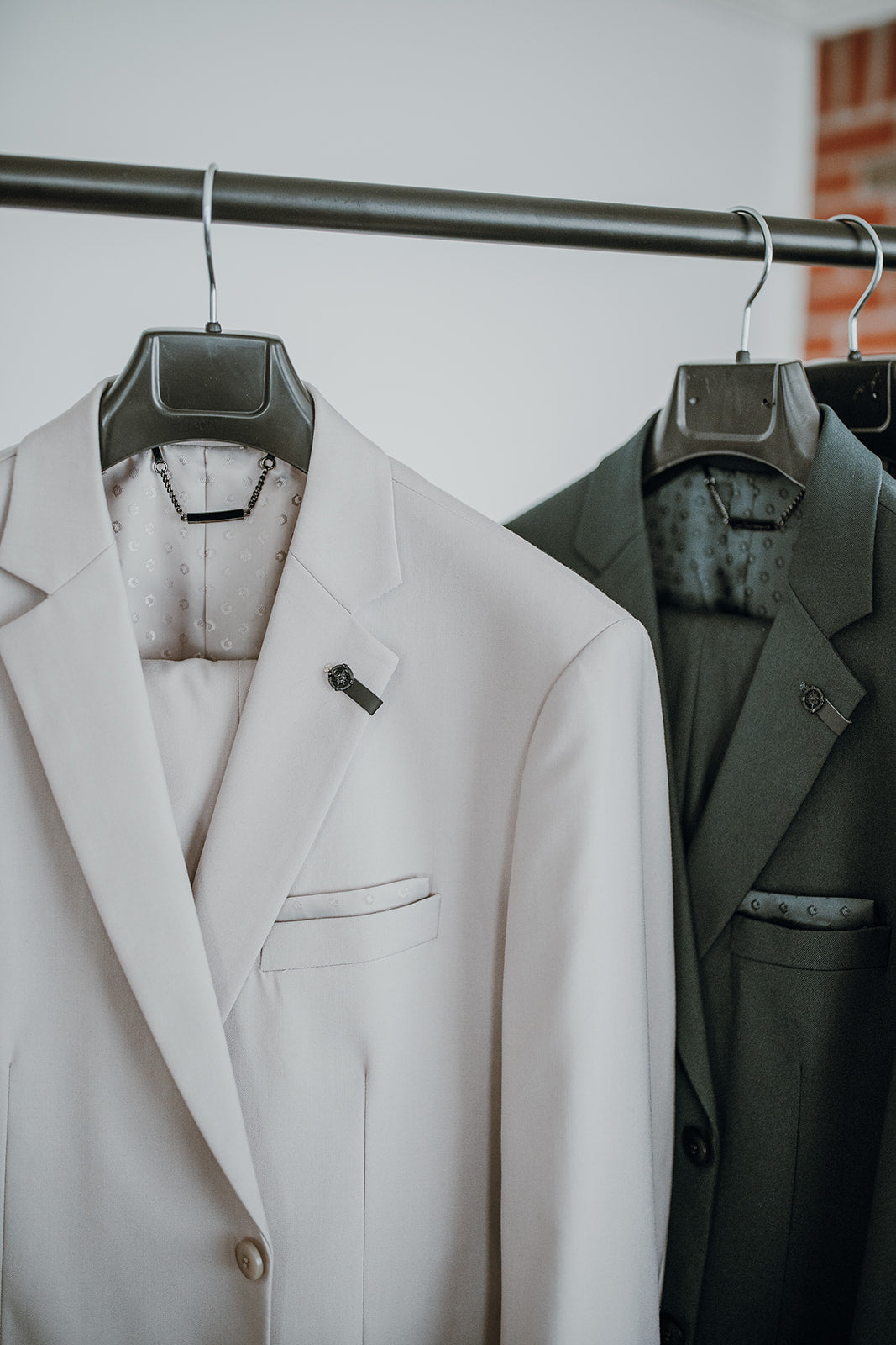 Ensemble veston et pantalon collection CASUAL européen en mélange de laine Ensemble veston et pantalon collection CASUAL européen en mélange de laine