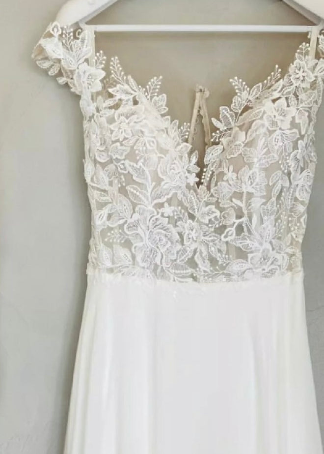 Dash *échantillon taille 20* - robe de mariée avec manches off shoulder et dos illusion Dash *échantillon taille 20* - robe de mariée avec manches off shoulder et dos illusion