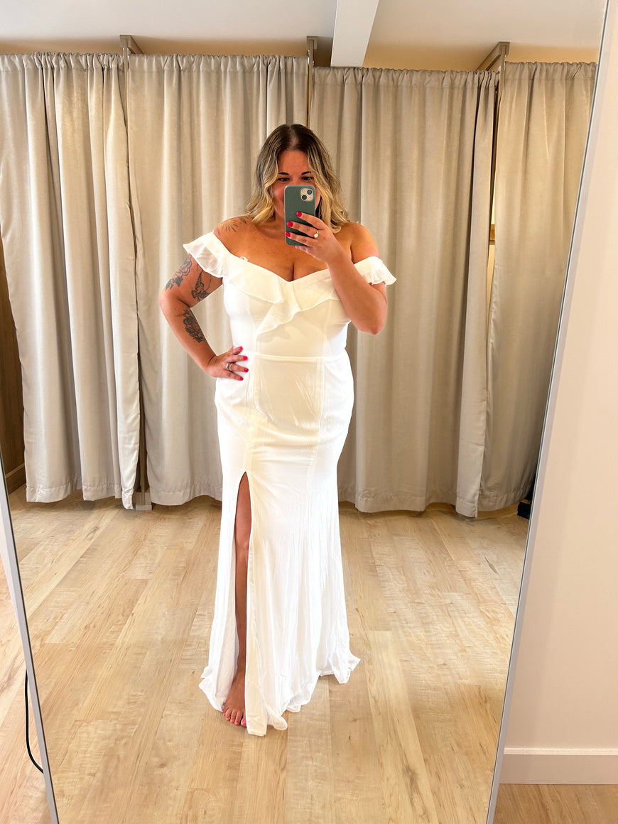 Andie - Long straight wedding dress with off-the-shoulder slit