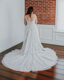 Sparrow *échantillon taille 14*- robe de mariée boho ligne A avec dentelle florale unique