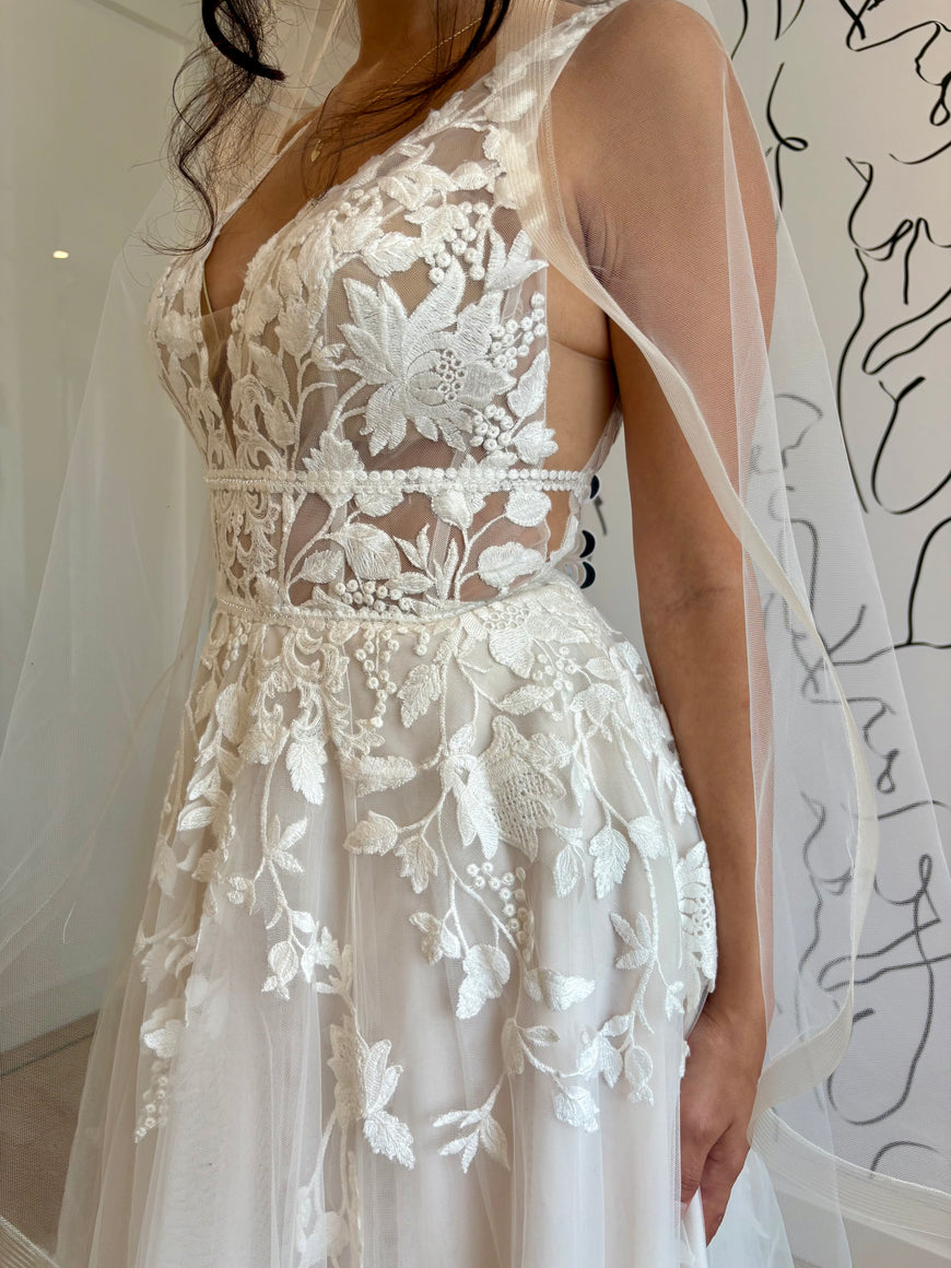 Atticus - robe de mariée haut de gamme en ligne A avec dentelle florale unique