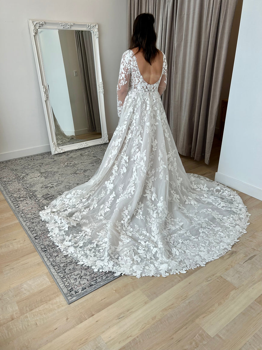 Allison - robe de mariée haut de gamme en dentelle avec dos plongeant en V