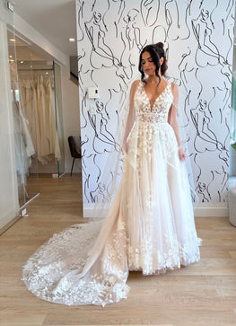Atticus - robe de mariée haut de gamme en ligne A avec dentelle florale unique