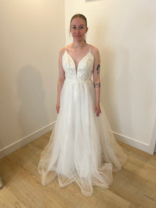Wiley - robe de mariée classique avec jupe en tulle et haut brodé dentelle avec brillants avec bretelles fines