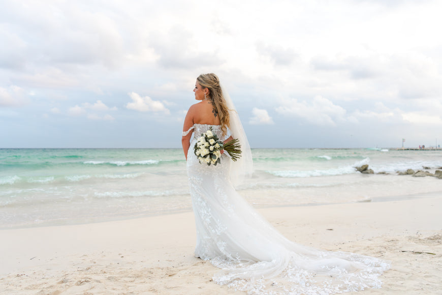 * EXCLUSIVITÉ* Nikita - robe boho romantique ajustée en tulle et dentelle avec bretelles tombantes