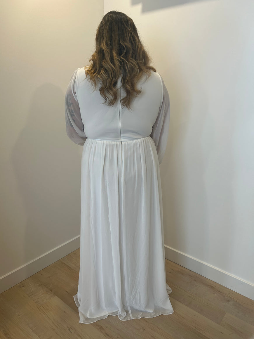 Seltos - Simple wedding dress with 3/4 sleeves in chiffon