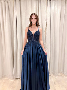 Angelika - robe longue en avec jupe de satin et haut style corset à jeu de transparence, dos lacé