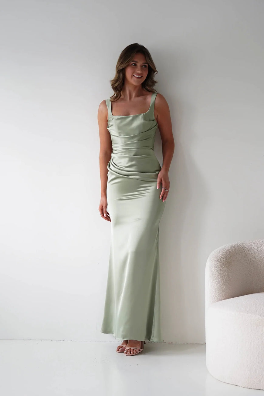 Birdie - robe longue en satin extensible à encolure carré arrondie avec jeu de plis et dos lacé