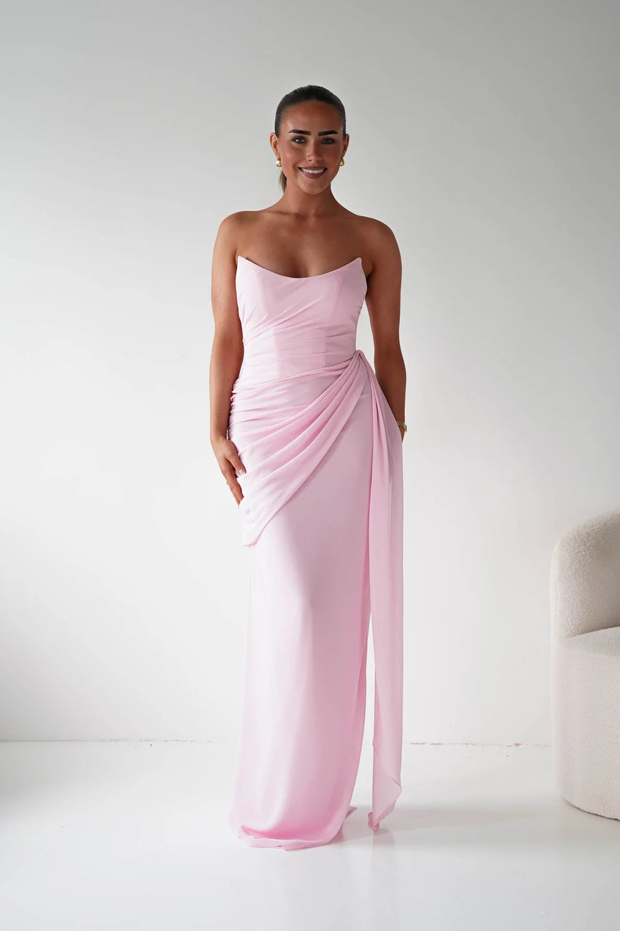 Quinn - robe longue en chiffon sans bretelle avec jeu de plis et dos lacé