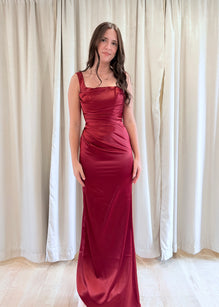 Birdie - robe longue en satin extensible à encolure carré arrondie avec jeu de plis et dos lacé